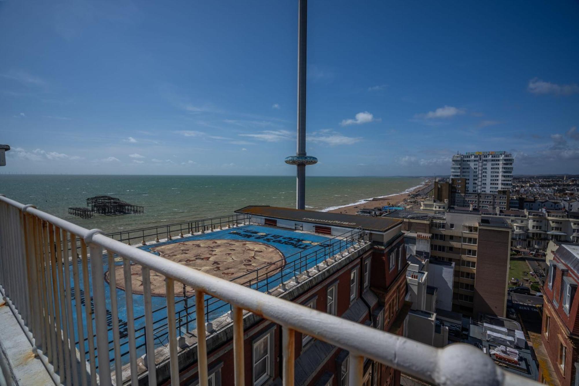Penthouse Paradise: Beachfront Luxury with Spa & Rooftop Views Brighton Exterior photo